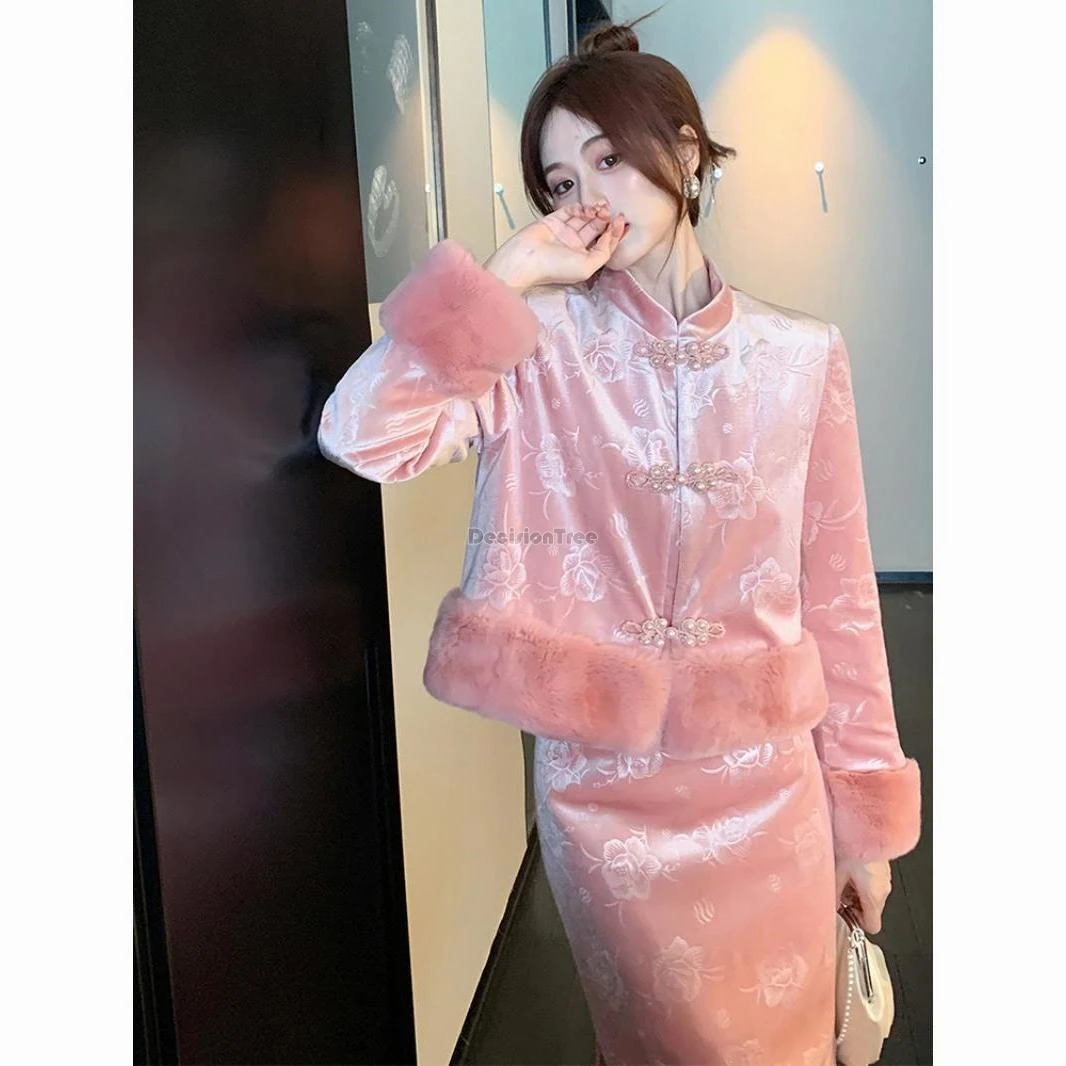 2024 утолщенная зимняя новогодняя китайская улучшенная китайская улучшенная блузка с длинным рукавом в стиле чхонсам розовый бархат с воротником-стойкой и длинной юбкой w102 Изображение 0