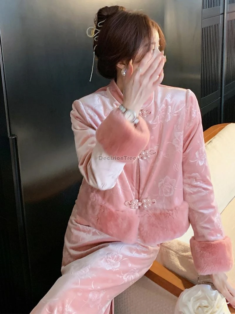 2024 утолщенная зимняя новогодняя китайская улучшенная китайская улучшенная блузка с длинным рукавом в стиле чхонсам розовый бархат с воротником-стойкой и длинной юбкой w102 Изображение 4